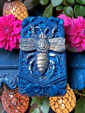 Hand crafted, Wicked Worthy Wax, Bee Kind Soap
